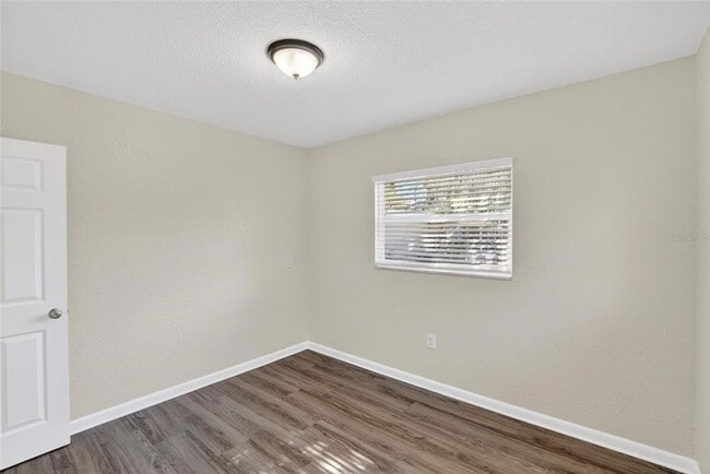 Building Photo - 311 NE 5th St