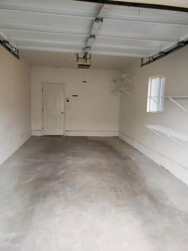 Building Photo - Beautiful North Ogden 2 bed 1.5 bath townhome with 1 Car Garage!!