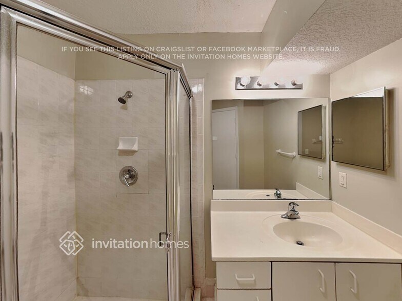 Building Photo - 9229 SW 157th Ct