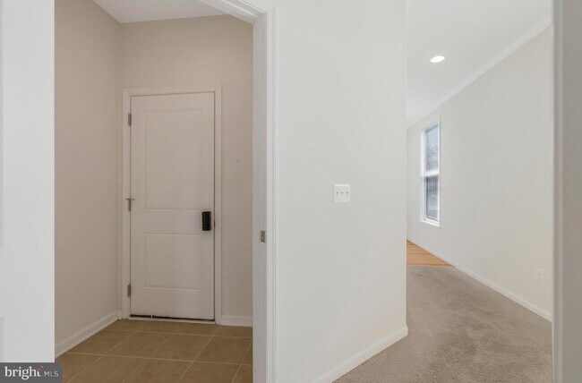 Building Photo - 42502 Dogwood Glen Square