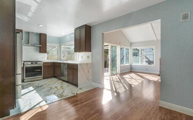 Building Photo - 24121 El Tiradore Cir