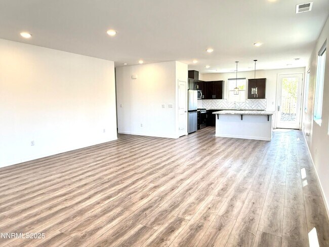 Building Photo - 556 Vaquero Ct