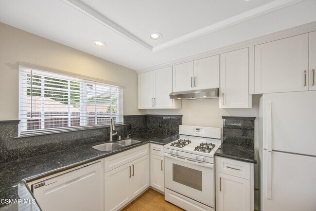 Building Photo - 3436 Indian Mesa Dr