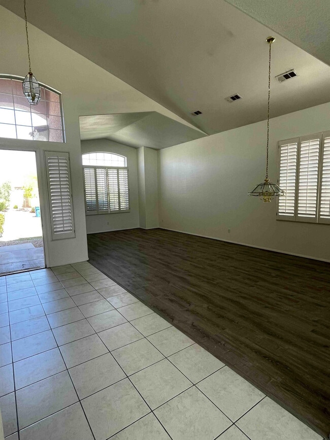 Building Photo - 8609 Highland View