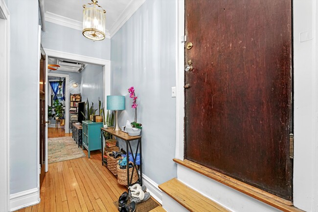 Building Photo - 306 S Kenilworth Ave