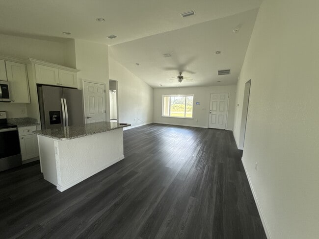 Building Photo - 26 Malauka Cir