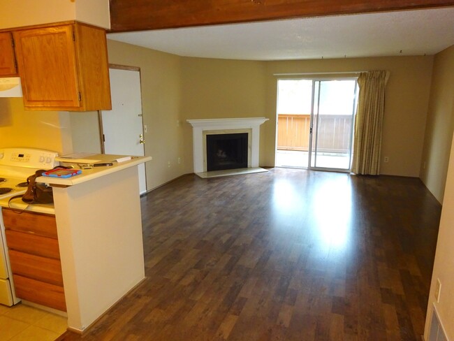 Building Photo - Charming 1 Bedroom 1 Bath First Floor Cond...