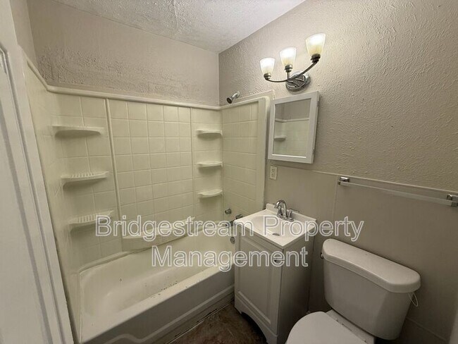 Building Photo - 1427 Stuben Dr