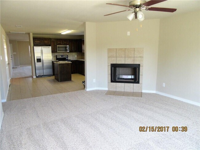 Building Photo - 1725 Fairway Dr