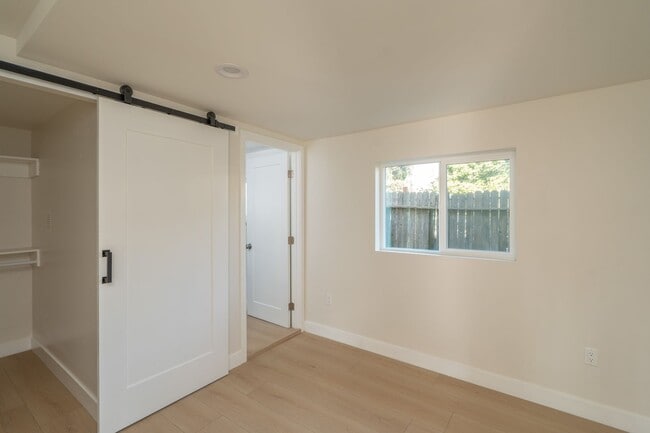Building Photo - BEAUTIFULLY RENOVATED 2 BEDROOM 2 BATHROOM UNIT IN ARCADIA!!