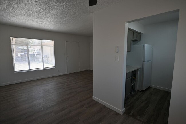 Building Photo - 378 N 13th St