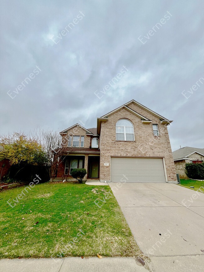 Building Photo - Spacious 3-Bedroom Home with Modern Kitche...