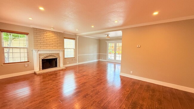 Building Photo - 151 Capetown Dr