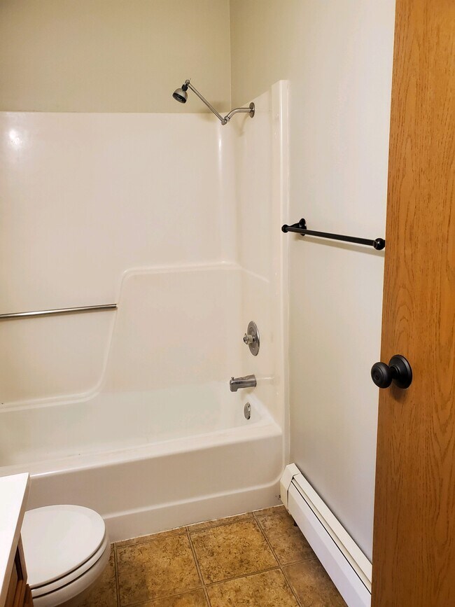 Bathroom - 1500 32nd Ave SW