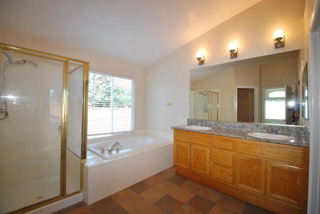 Building Photo - Great home in Elk Grove!