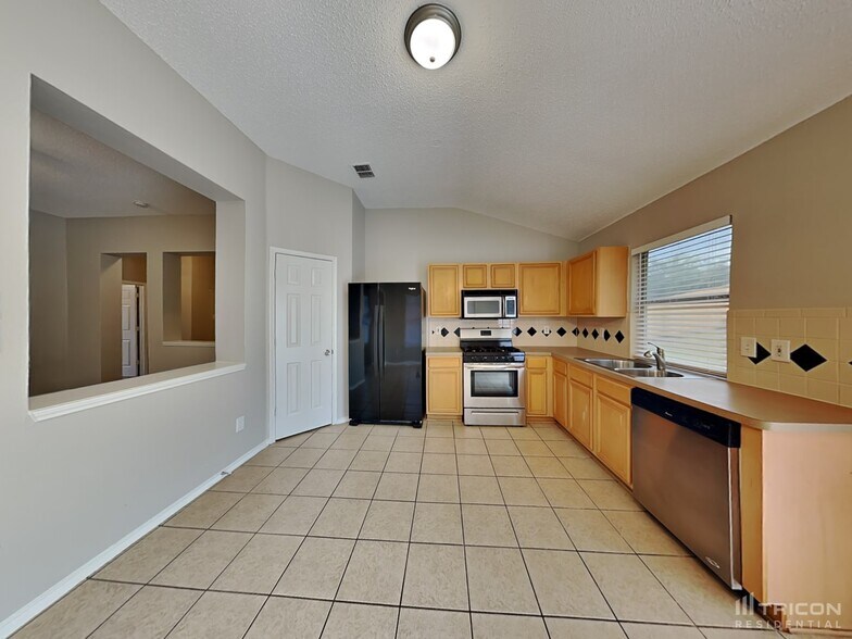 Building Photo - 4716 Shell Ridge Dr