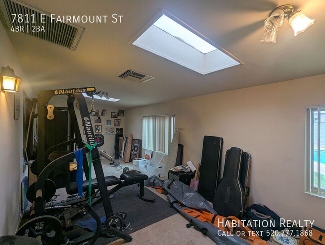 Building Photo - 7811 E Fairmount St