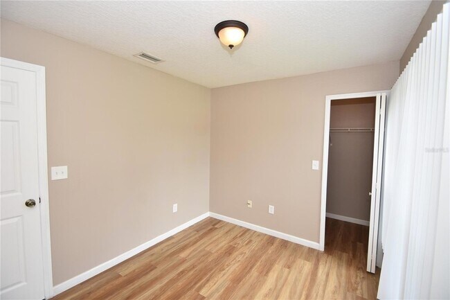 Building Photo - 7 Ryarbor Dr