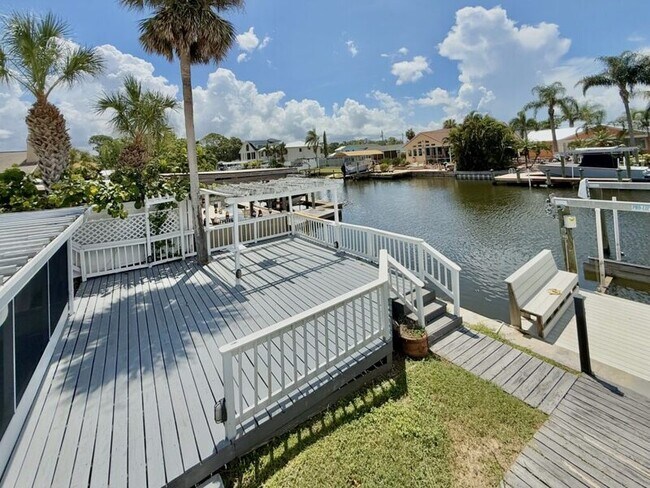 Building Photo - 8718 Thornwood Ln