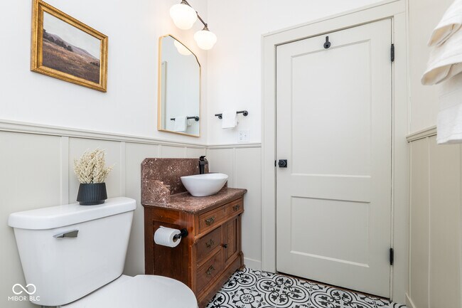 Building Photo - 615 N Grant Ave