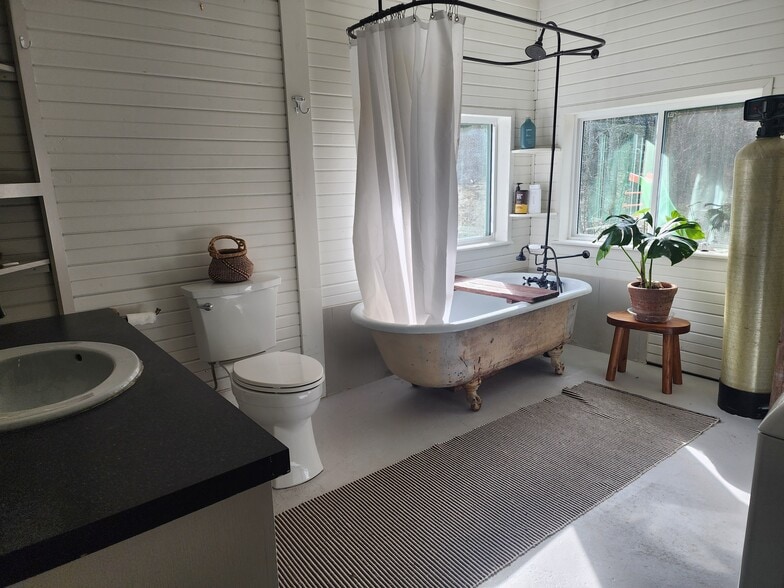 Building Photo - 160 County Road 5054