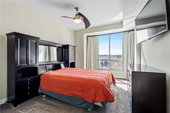 Building Photo - 711 Cosmopolitan Dr NE