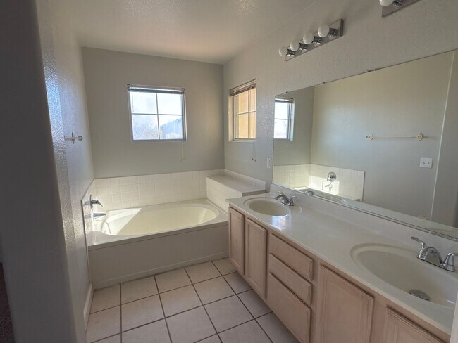 Building Photo - 3 Bedroom Home located in Summerlin