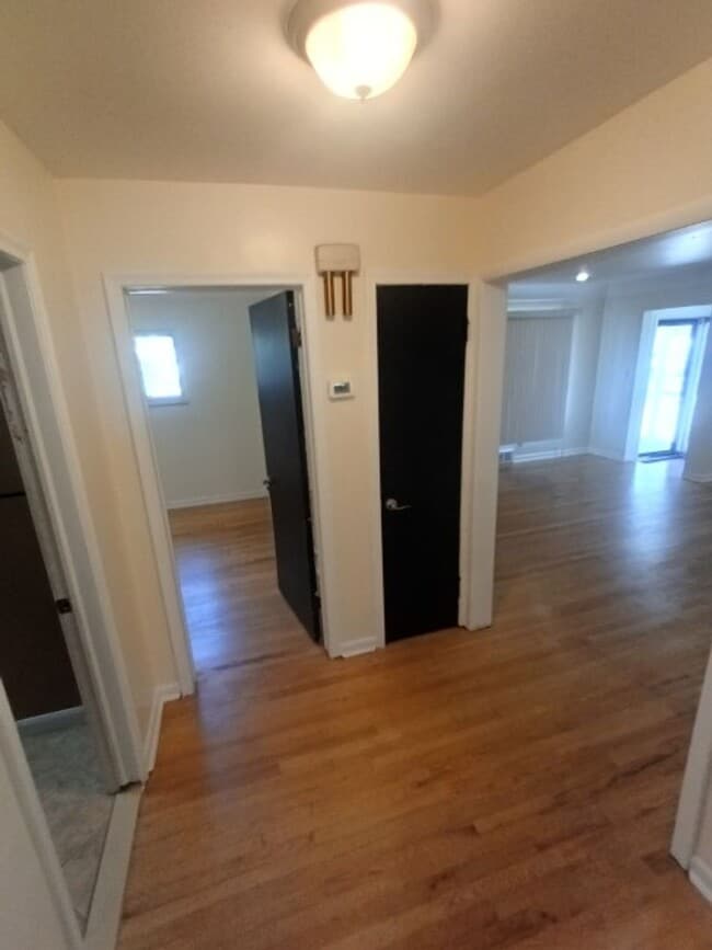 Building Photo - Beautiful, sprawling, brick ranch - $1700/mo