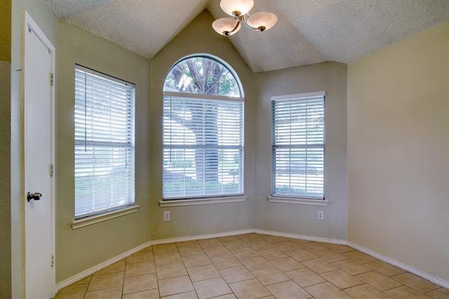 Building Photo - 2104 Regency Dr