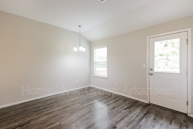 Building Photo - 6607 SW Chestnut Hill Rd