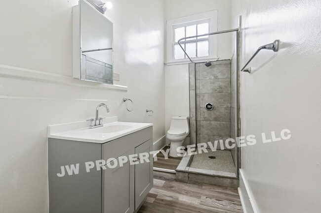 Building Photo - 2332 Ursulines Ave