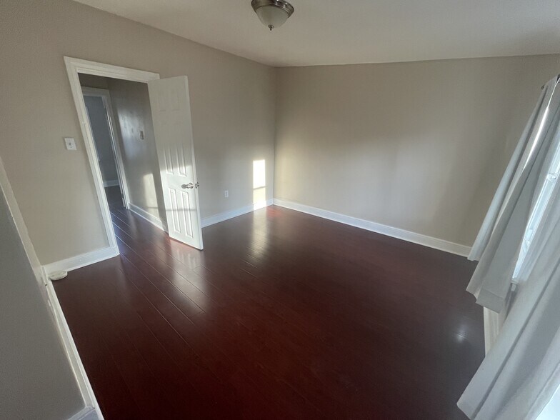 3rd floor Room 2 - 1317 S Howard St