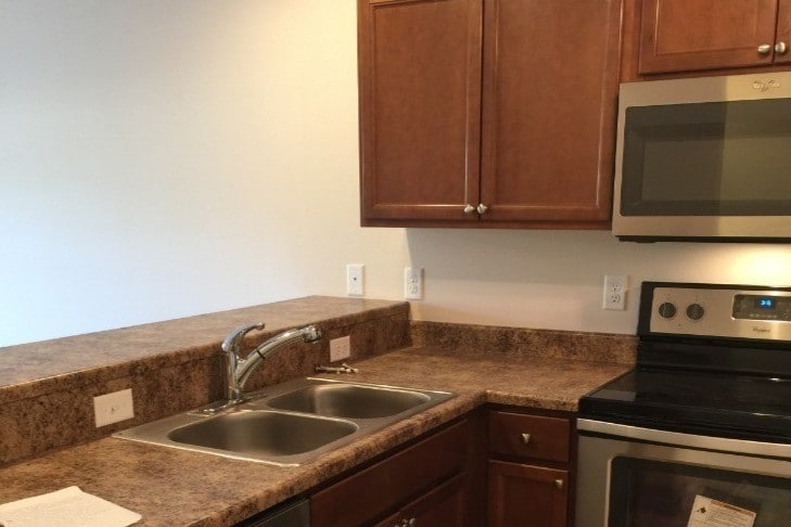 Kitchen - 1910 Wrigley St