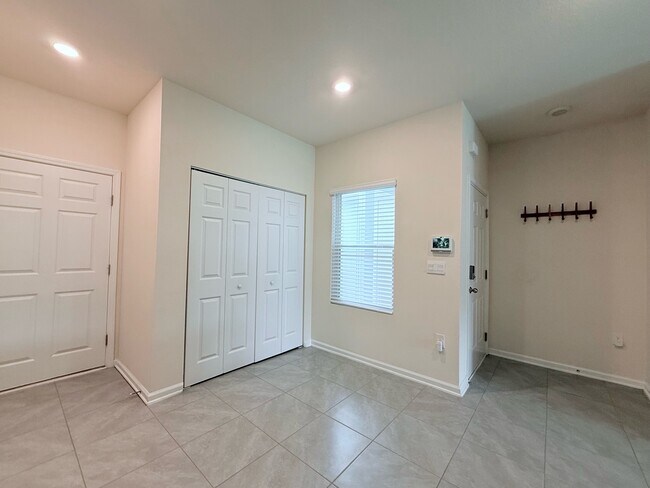 Building Photo - 48 Java Ln