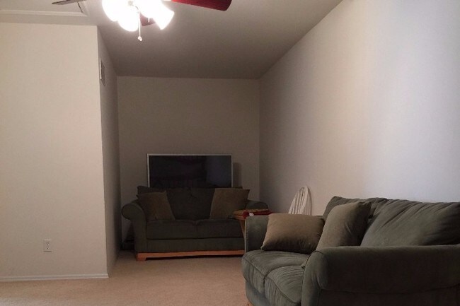 Building Photo - 1350 Parkview Estates Dr