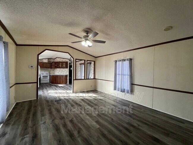 Building Photo - 905 O B J Rd