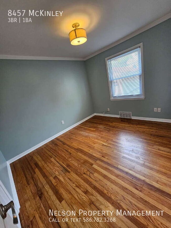 Building Photo - 8457 McKinley-