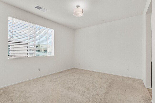 Building Photo - 5224 Beachfront Cove St