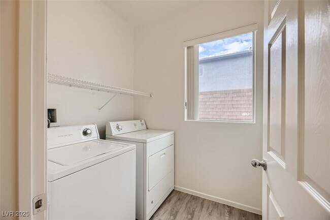 Building Photo - 4045 Oliver Sagebrush Dr