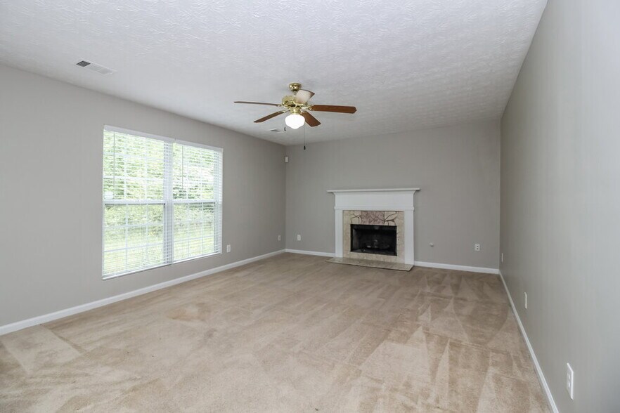 Building Photo - 1200 Catalina Pkwy