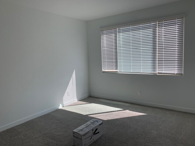 Building Photo - 14577 W Charter Oak Rd