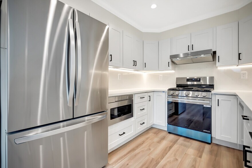 Building Photo - 4016 Cam Plano