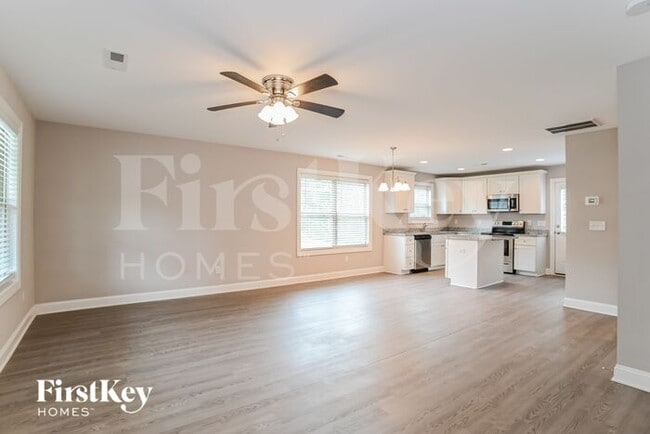 Building Photo - 1007A W A St