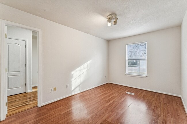 Building Photo - 13402 W Persimmon St