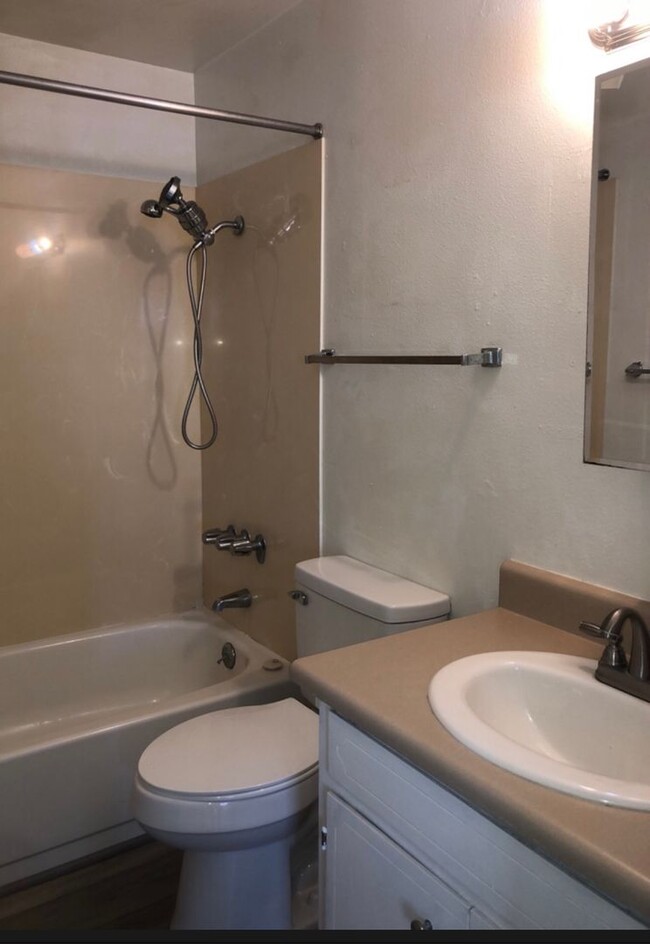 Building Photo - Are you looking for an affordable 2 bedroo...