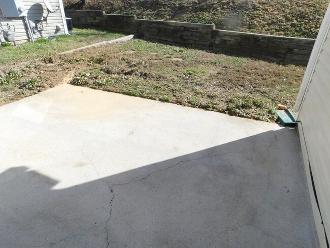 Building Photo - Nice 3 bed 2 bath home