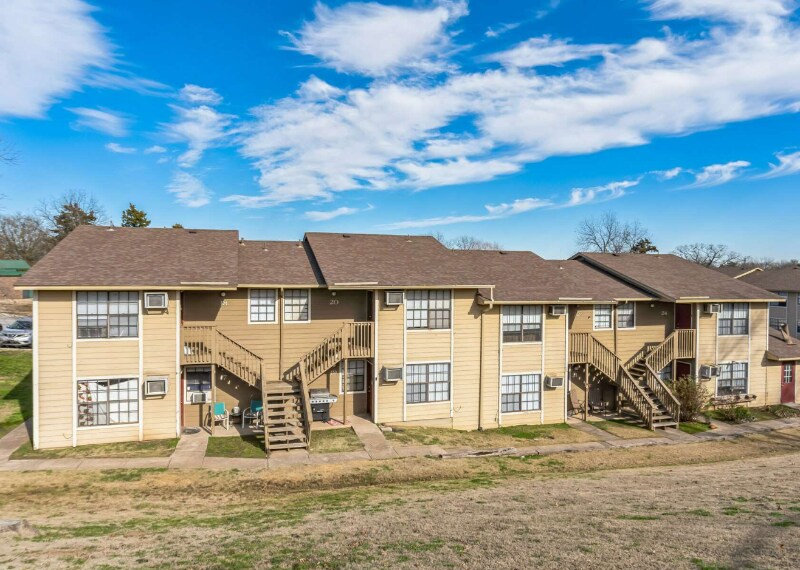 Building Photo - 3301 S 113th Ave W