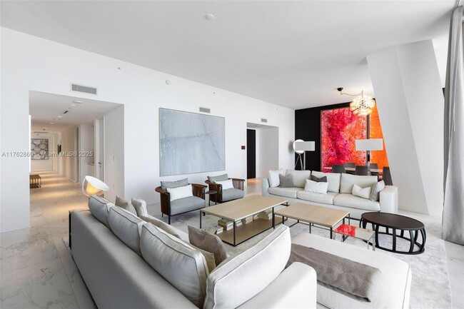 Building Photo - 1000 Biscayne Blvd