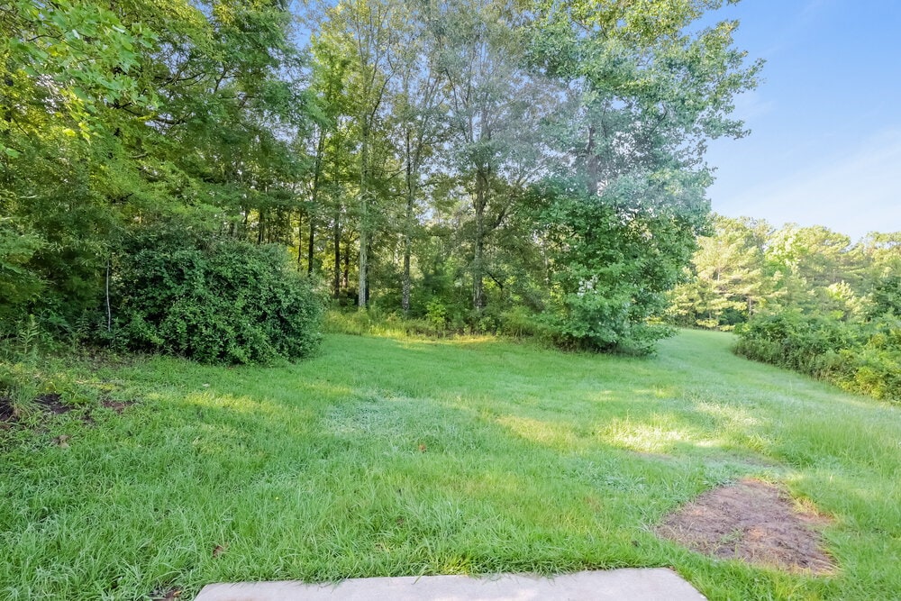 Building Photo - 45 Pebble Ridge Dr