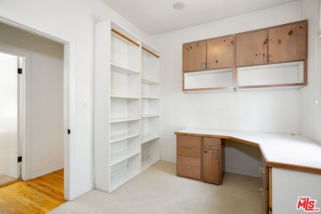 Building Photo - 333 S McCarty Dr